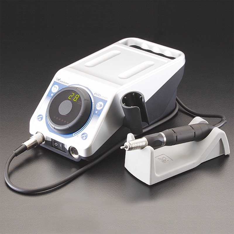 _ Mikromotor Nakanishi mit Handstück und Fußregler