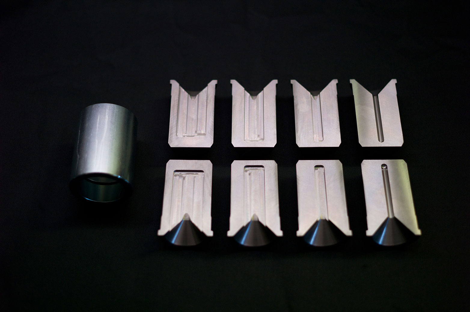Sleeve for wire casting / sheet metal casting