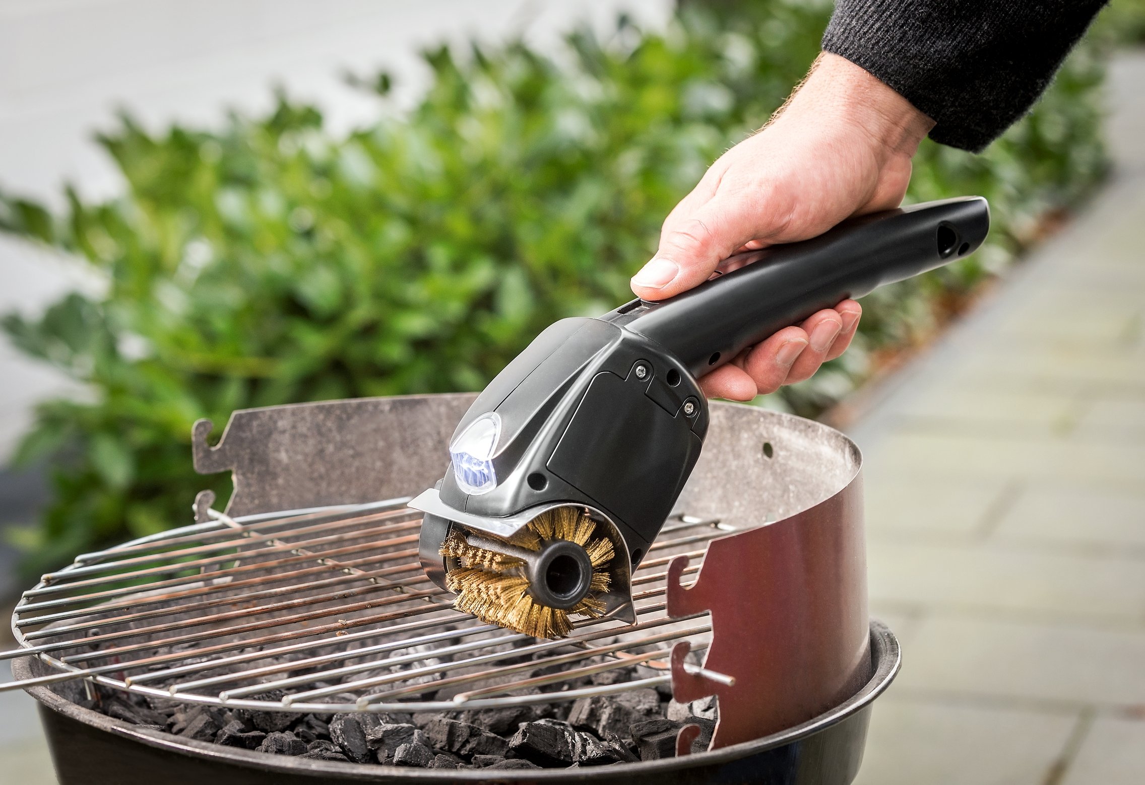 Grill grate cleaner for a sparkling clean grill grate