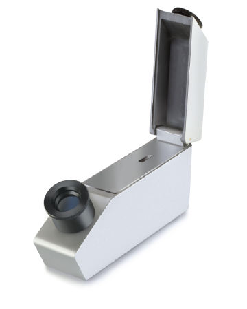 Analogue refractometer