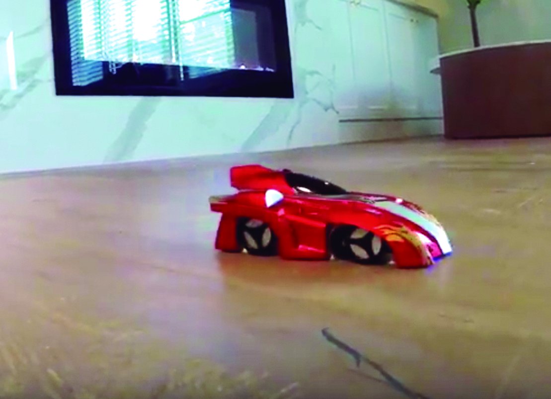 Flash Car by Racing Wall - drives everywhere - spectacular