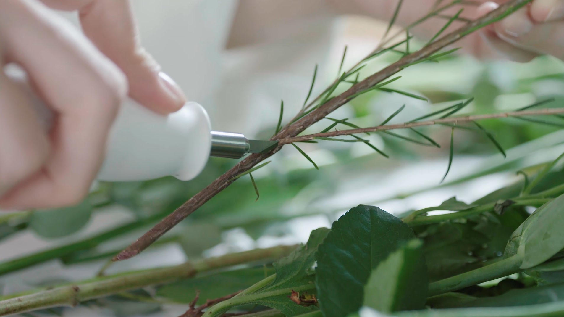 WONDERCUTTER - cutting plastic is as easy as cutting cheese