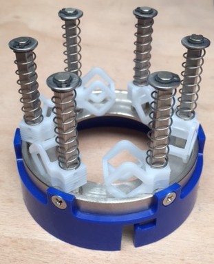 Movement holder for 6 assembled movements